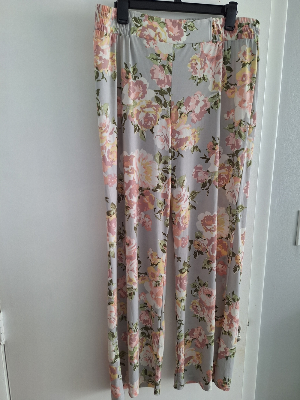 IMAN Floral Wide Legs Pants in Light Gray, Pink and Cream